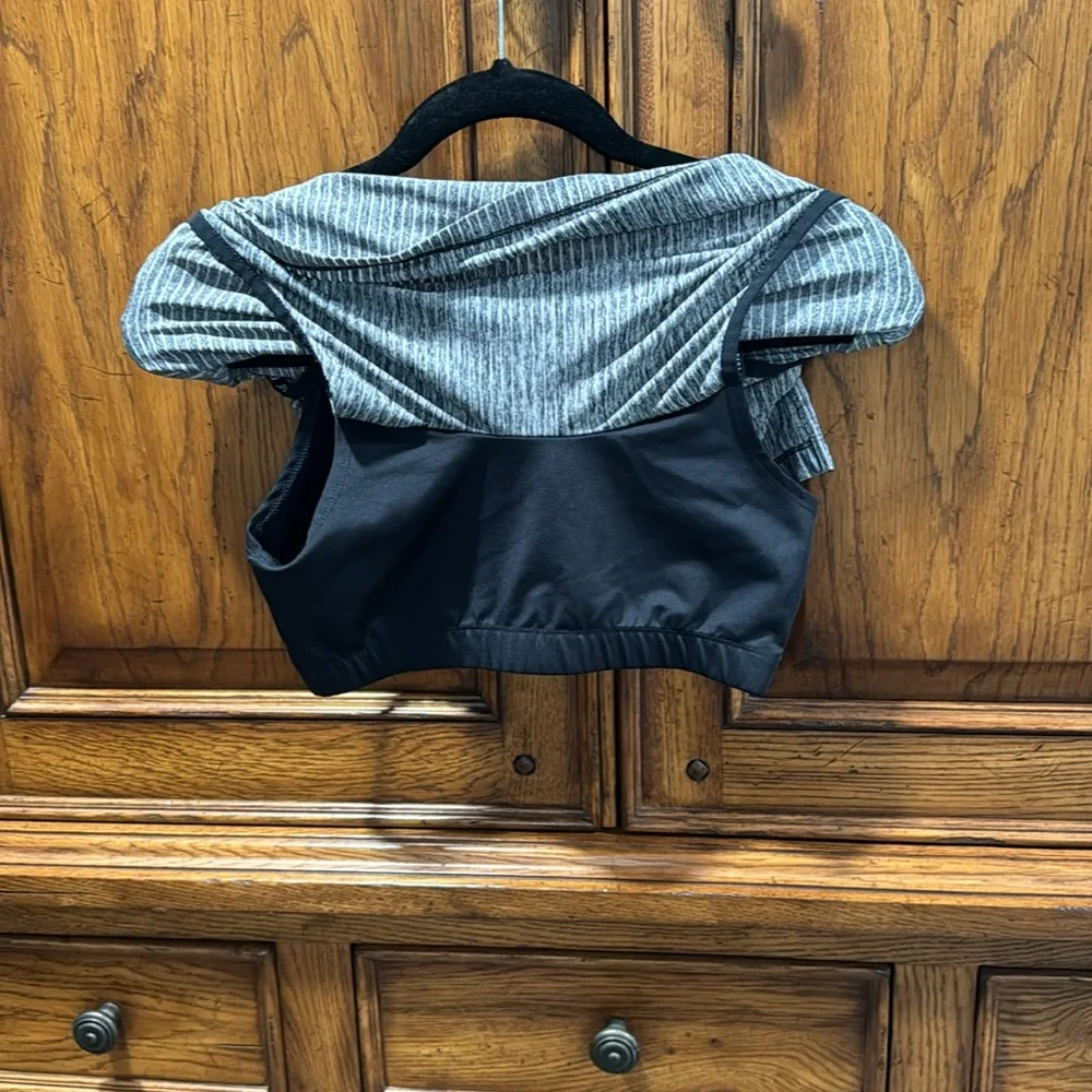π4/$15π NWOT Nike girls XL tank with built in sports bra - Picture 5 of 7